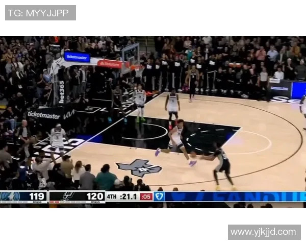 马刺与勇士首场对决精彩回顾球员表现与战术分析全景呈现